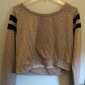 cropped light sweatshirt